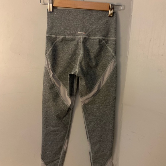 Aerie mesh workout leggings - Picture 2 of 3